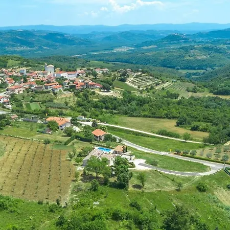 빌라 Unique Bosket With Pool And Jacuzzi Surrounded By Nature *