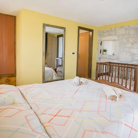 Unique Bosket With Pool And Jacuzzi Surrounded By Nature Vižinada