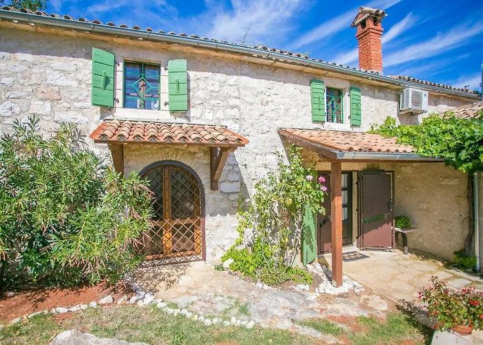 Villa Unique Bosket With Pool And Jacuzzi Surrounded By Nature *